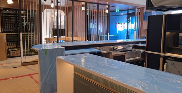 01_HOME_Spadina_Restaurant_Bar_Near-Finish